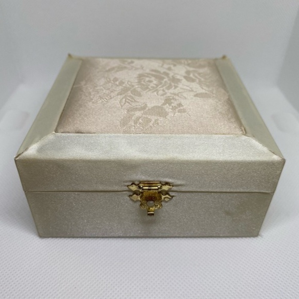 Vintage‎ White Satin Small Jewelry Box Holder 4" x 4" x 2"